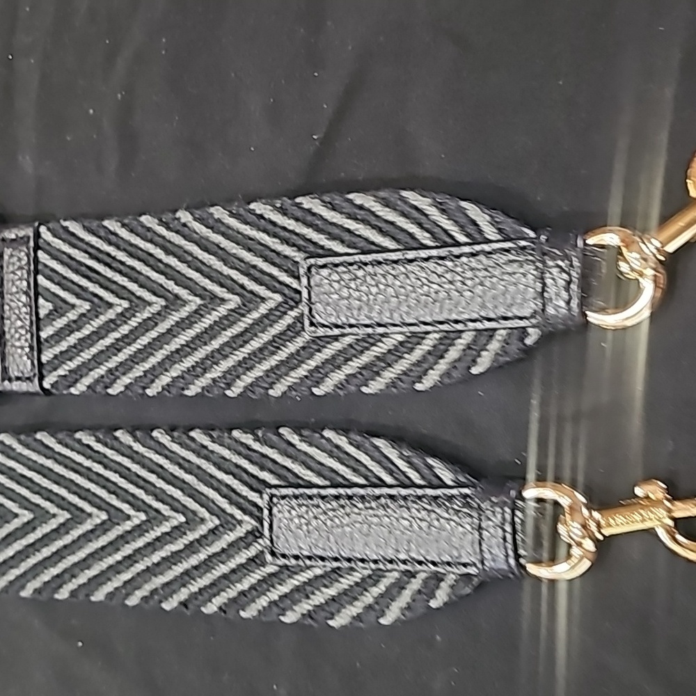 Marc Jacobs crossbody strap